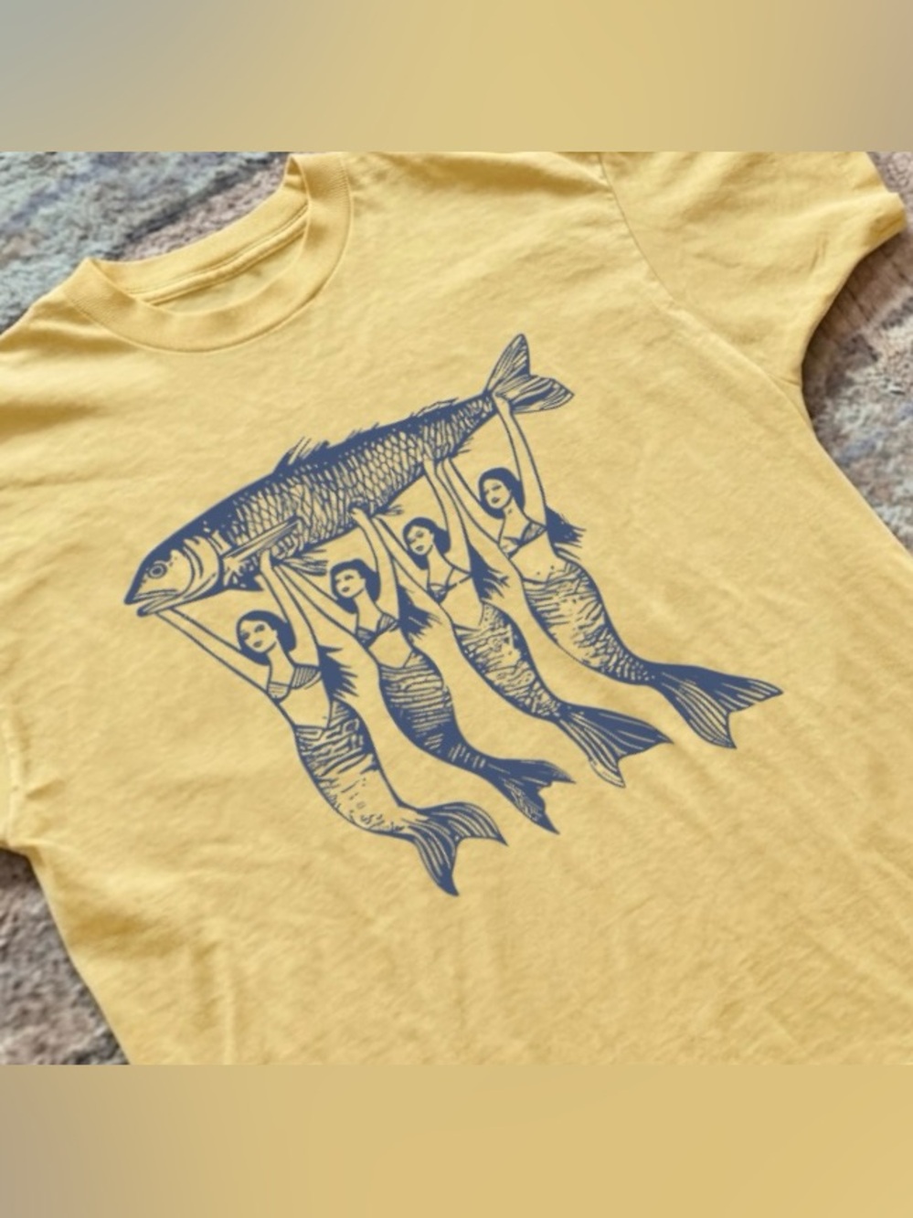 Mermaids Holdings Four Fish Yellow Haze Ocean Art Graphic T-Shirt - Picture 2 of 5